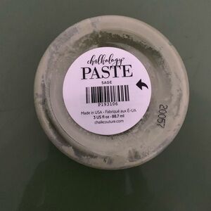 Chalk Couture Paste
Never opened Sage